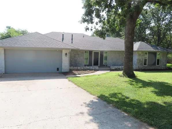 5404 Bonney Dr, Edmond, OK 73034