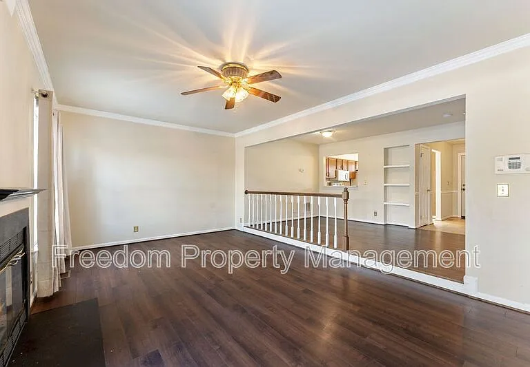 726 Pine Tree Ct — Photo 13