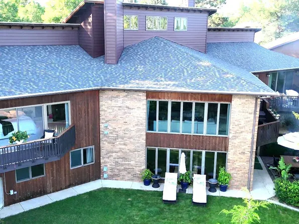 96 Country Club Dr, Bismarck, ND 58501