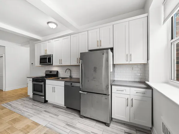 3850 Hudson Manor Terrace image 12 of 32