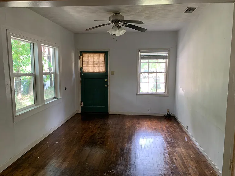1016 Mead St — Photo 2