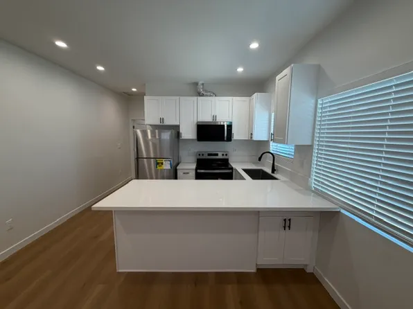 1307 W 96th St, Los Angeles, CA