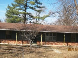 212 W 3rd St, Xenia, IL 62899