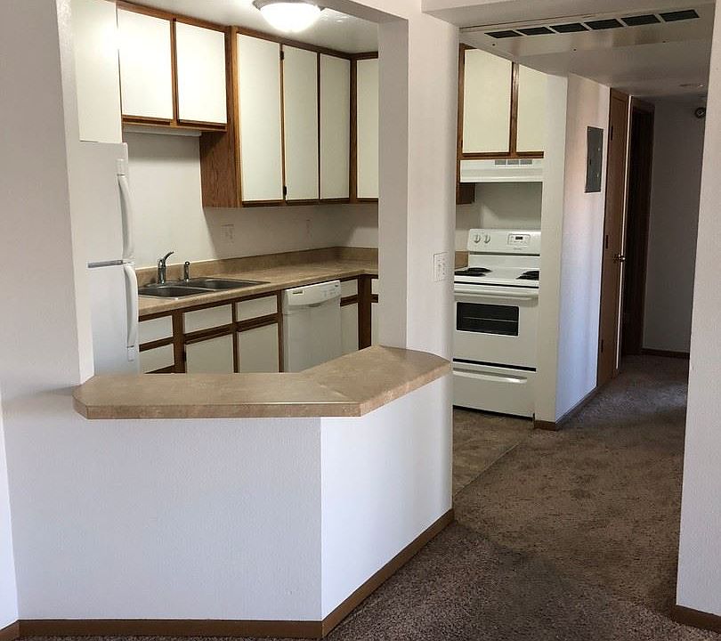 1st image of 610 Stonehaven Dr Unit 2