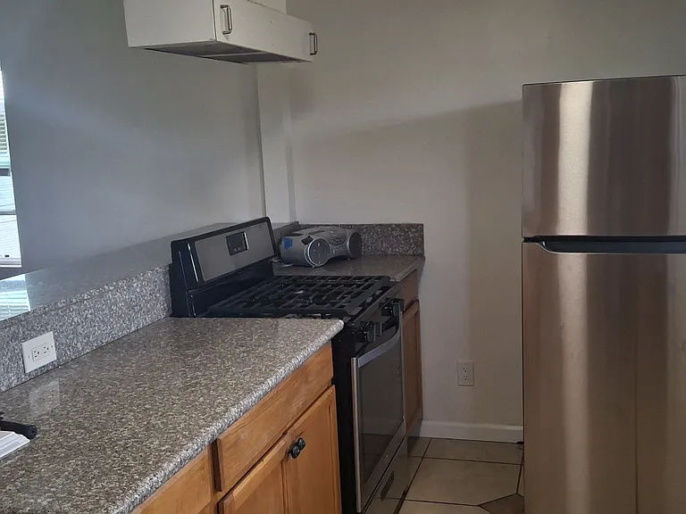 1956 Julian Ave — Photo 12