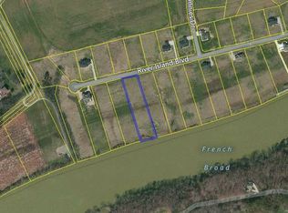 2822 River Island Boulevard, Kodak, TN 37764