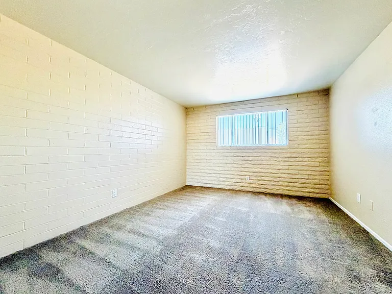 Desert Atrium - Studios, 1 Bedrooms and 2 Bedrooms in Great Location! Community Pool! — Photo 29