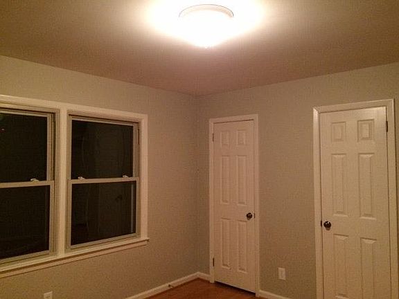 Bedroom w/double closet