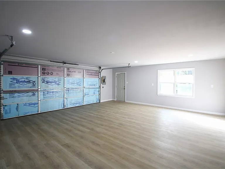 105 Homeport Dr — Photo 14