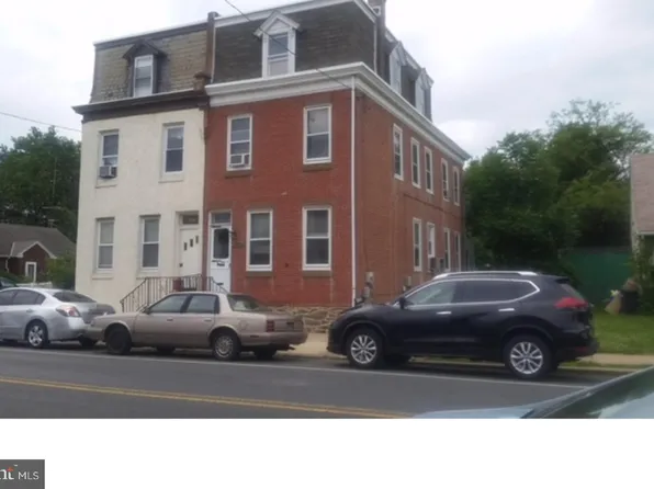8024 Pine Rd, Philadelphia, PA 19111