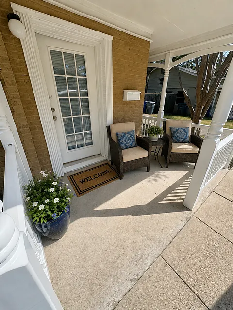 2 bed, 1000 sqft, $1,795 — Photo 2