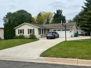 5910 Glenway St, Mc Farland, WI 53558