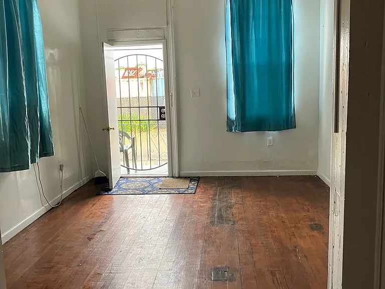 1734 Saint Ferdinand St — Photo 11