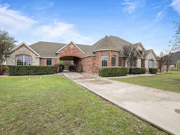 3rd image of 218 Deer Creek Dr