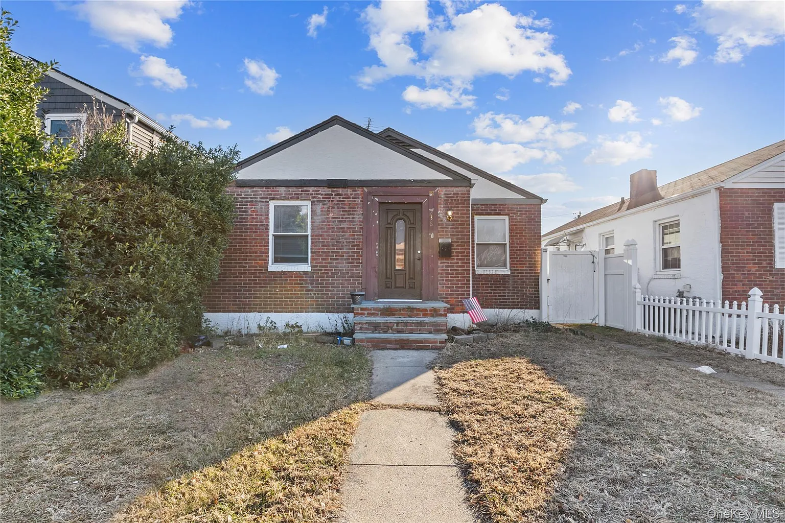 236 E Market Street photo 1