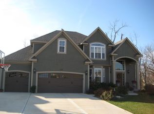 4736 Grove St, Shawnee, KS 66226