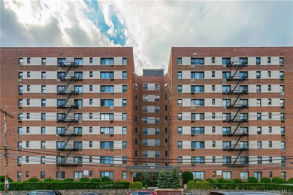 Bronx River Rd, Yonkers — Photo 1