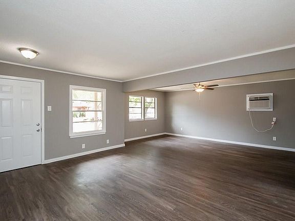 4th image of 1015 E Inwood Dr