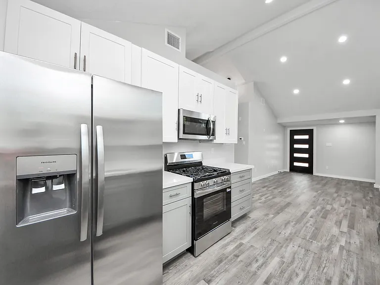 6201 Batterson St — Photo 44