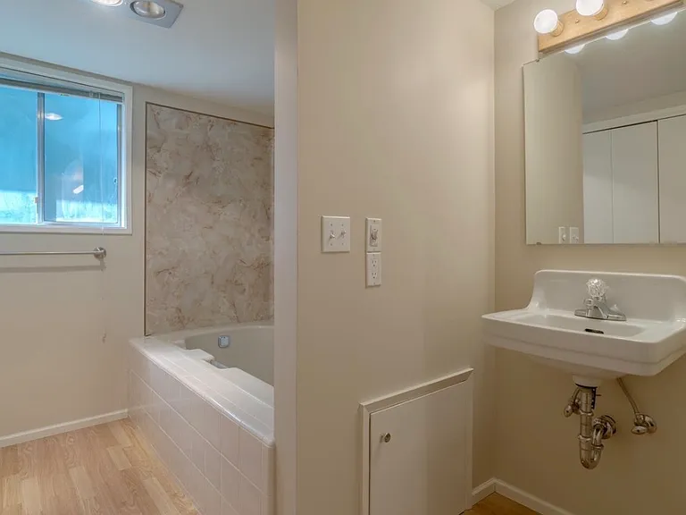7435 SW Hermoso Way — Photo 9