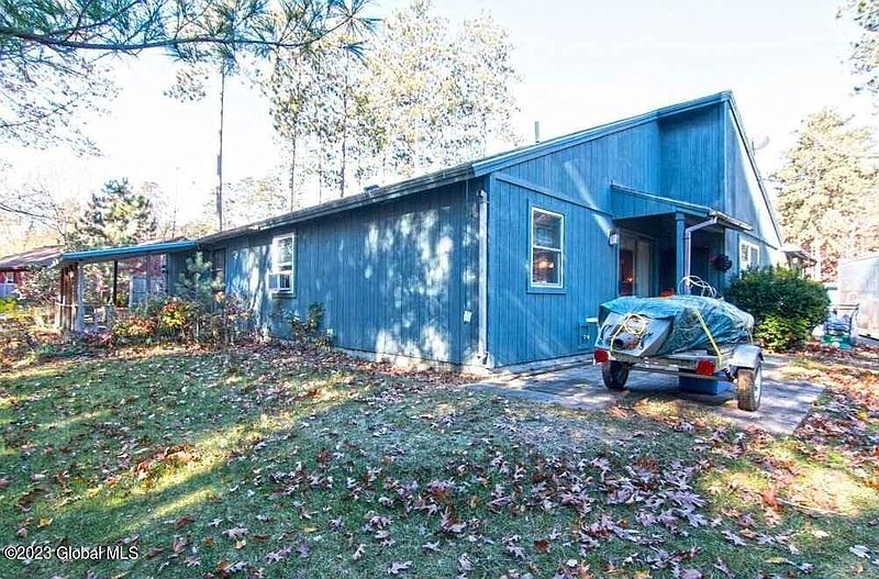 2nd image of 121 Arrow Wood Place