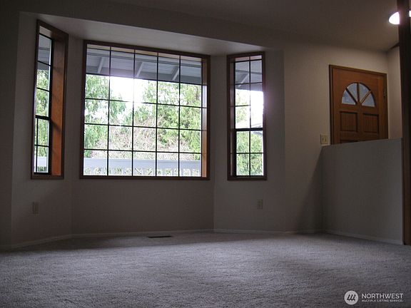 4th image of 8428 NE 178th Street