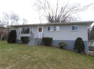 3320 Avis Rd, Akron, OH 44312