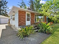 9841 SE Grant St, Portland, OR 97216 | Zillow