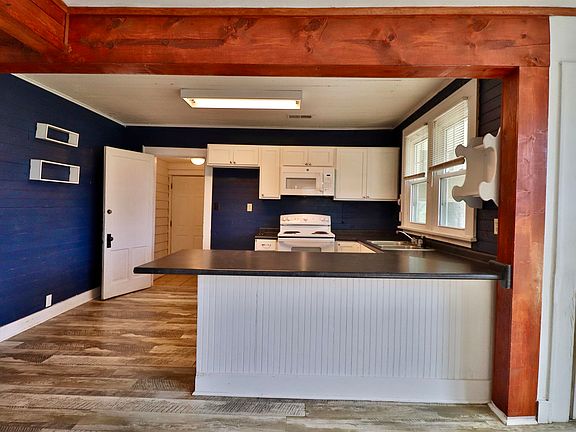 5th image of 143 Lake Dr