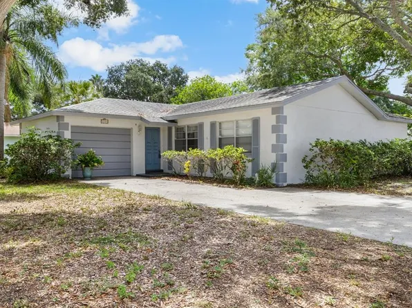 8585 Denise Dr E, Seminole, FL 33777