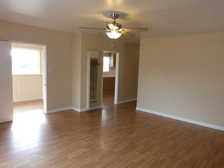 217 1/2 S Minnesota Ave — Photo 56