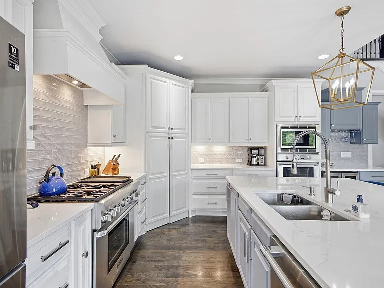 9617 Portofino Dr — Photo 10
