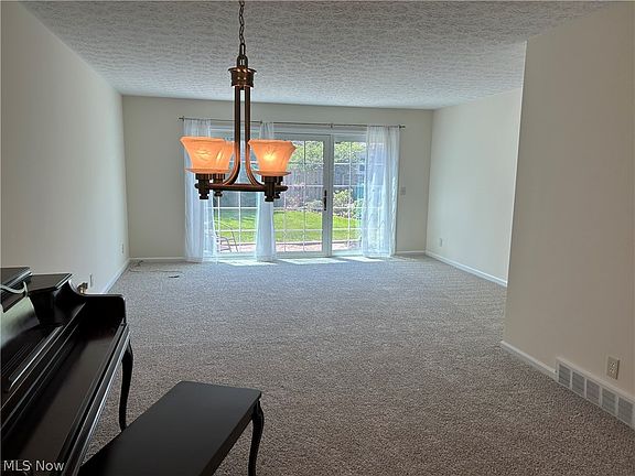 3rd image of 34100 Chagrin Blvd