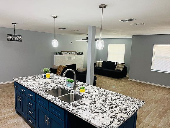 4th image of 626 Forrest Ave