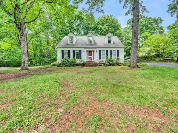 128 Shady Oak Dr, Madison Heights, VA 24572