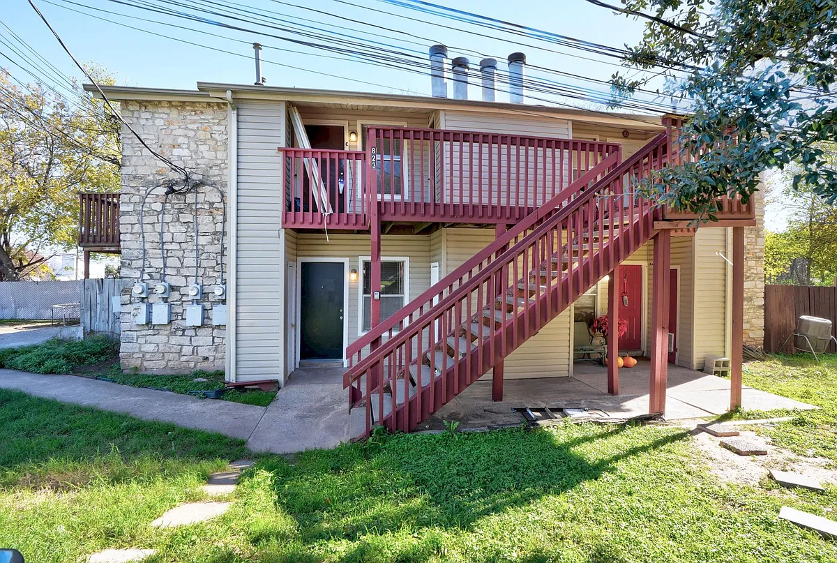 Building Photo - 823 Taulbee Ln #B