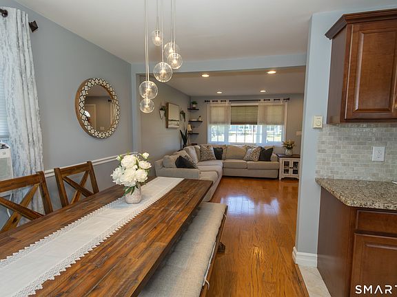 2nd image of 19 Hardwood Road