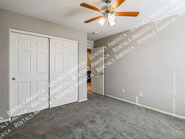 2930 E Detroit St — Photo 28