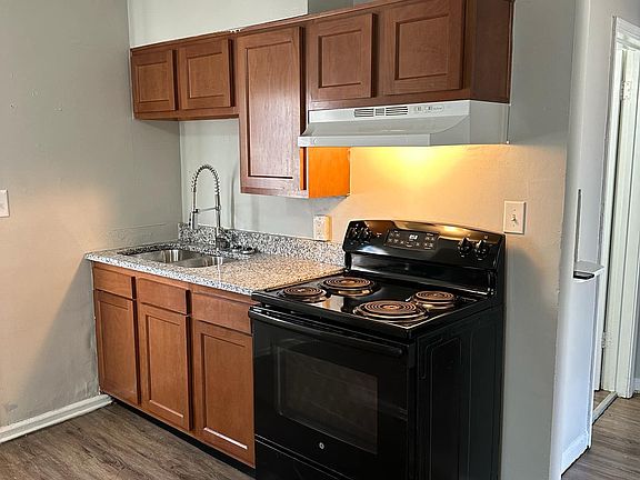 3rd image of 3601 Parthenia Ave