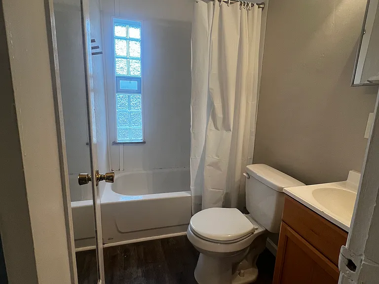 544 Aberdeen Ave #A — Photo 3