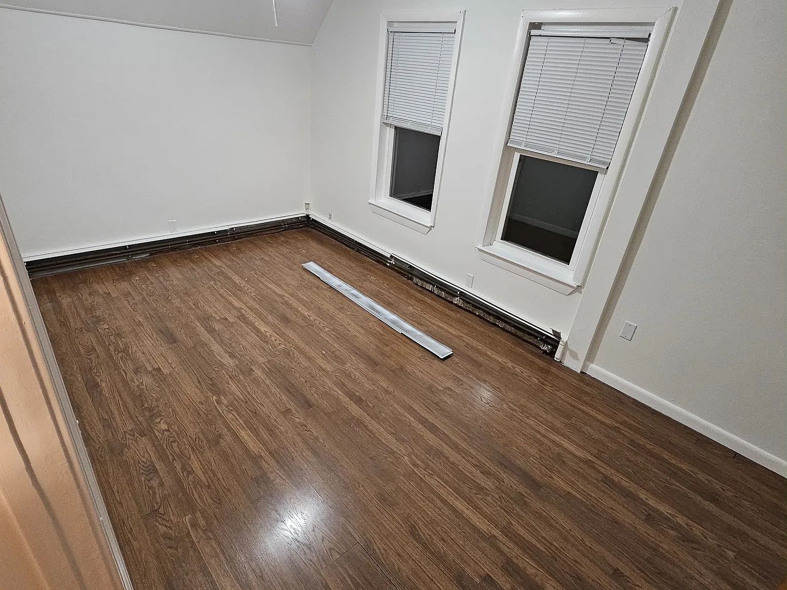3 bed, 900 sqft, $2,500 — Photo 4