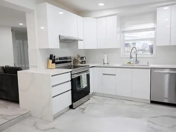 1649 NE 8th Ave, Fort Lauderdale, FL 33305