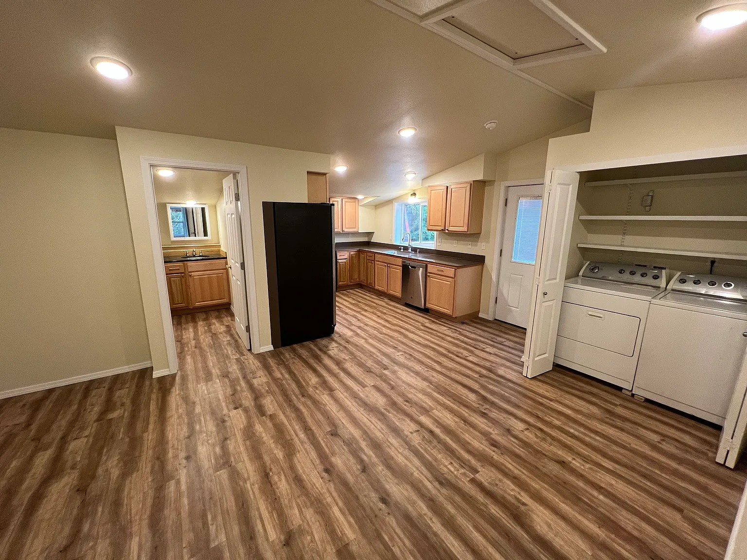 2 bed, $2,000 — Photo 3