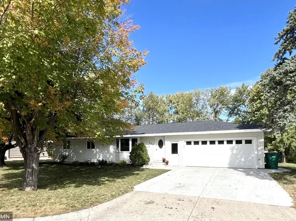 110 Lakeview Dr NW, Cokato, MN 55321