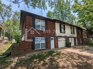 1000 SW Kings Cross Rd, Blue Springs, MO 64014