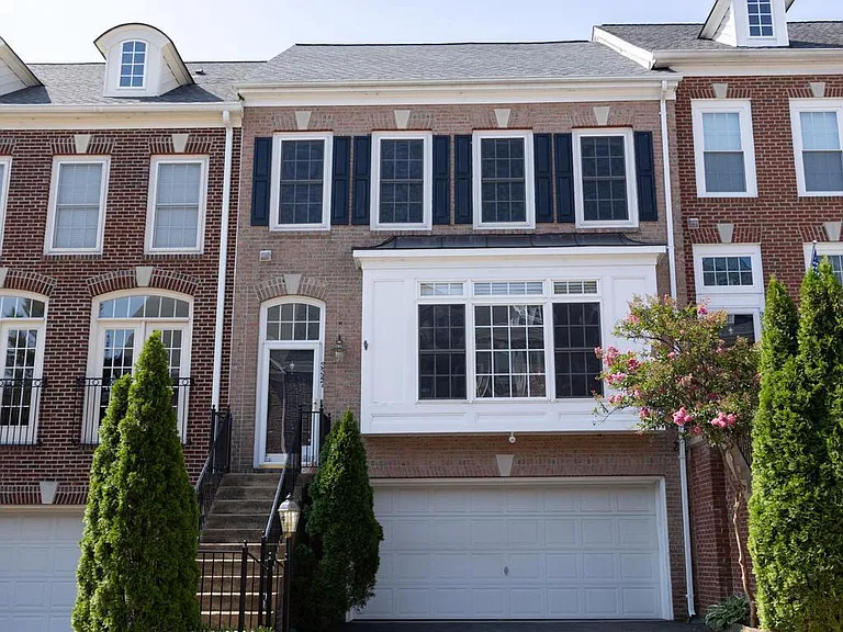 3347 Wilton Crest Ct — Photo 1
