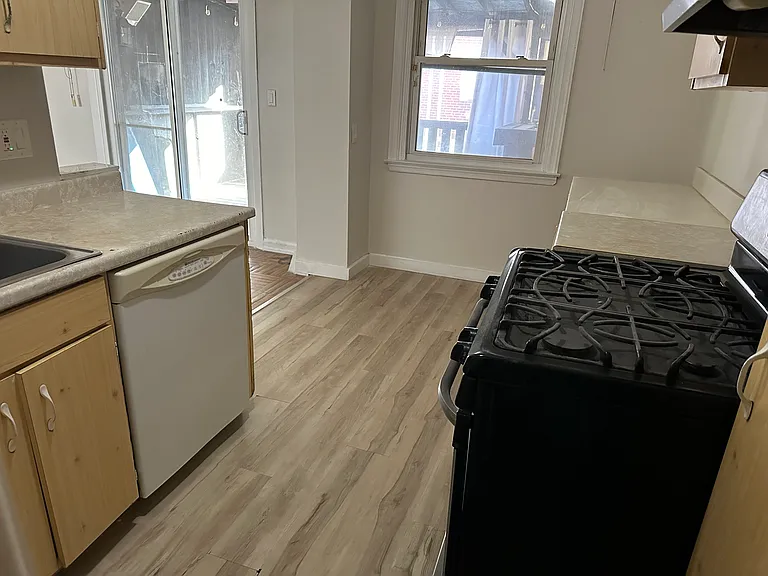 2132 Stevens St — Photo 4
