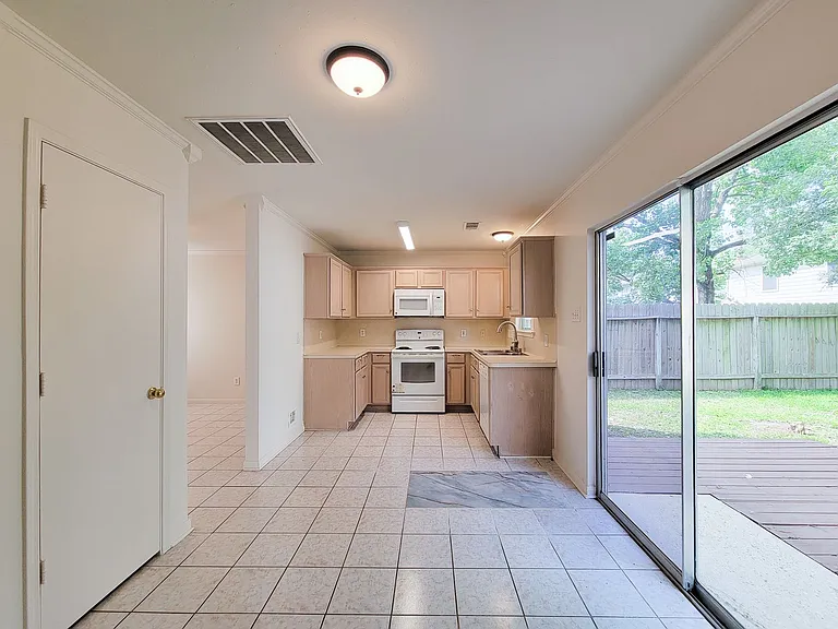 11810 Rolling Stream Dr — Photo 9