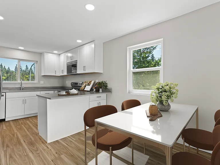 14204 Lake Hills Blvd #H — Photo 2