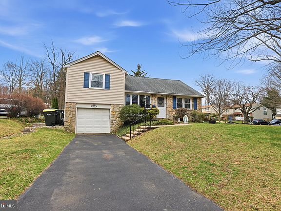 2nd image of 401 Red Barn Rd